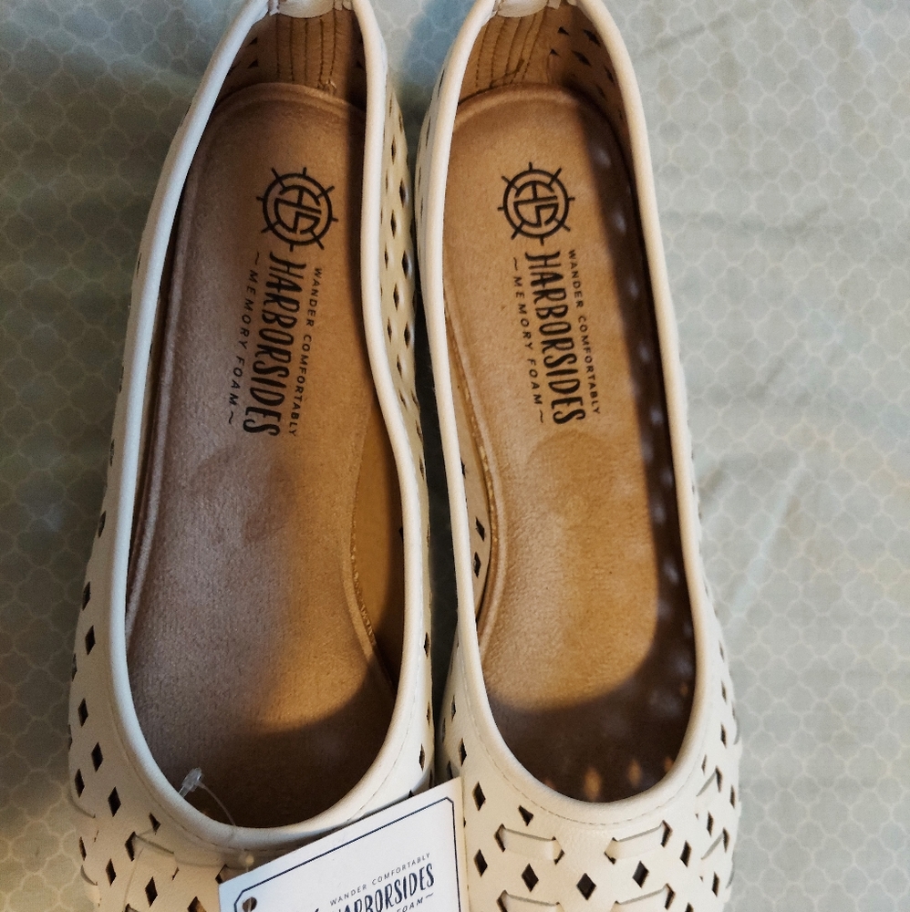 NWOT Harborsides  flat shoes size 9 ,memory foam